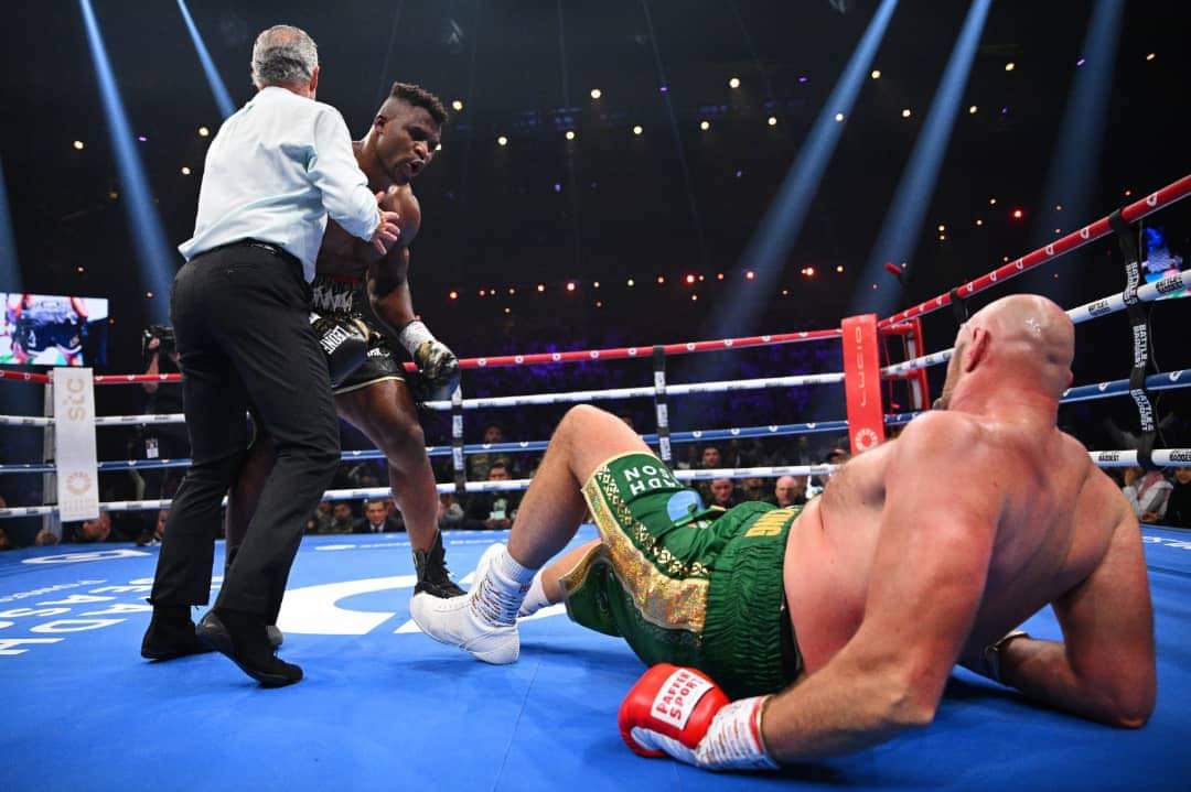 SPORT BOXE: COMBAT TYSON FURY & FRANCIS NGANOU : LE CAMEROUNAIS PERD MAIS TOUT DE MÊME PAS RIDICULE.