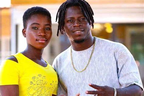 AICHA TREMBLERR MET FIN A SA RELATION AMOUREUSE AVEC ADAMA.