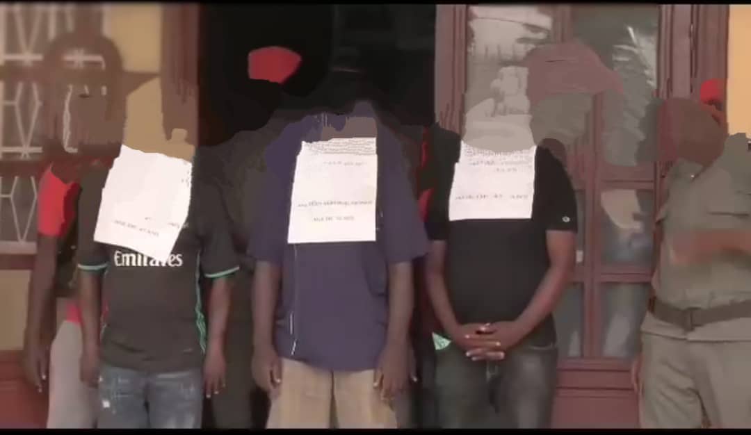 FAUX DOCUMENTS : TROIS PRÉSUMÉS TRAFIQUANTS DE FAUX DOCUMENTS DANS LES FILETS DE LA GENDARMERIE.